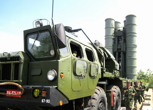 Việt Nam chống đỡ đòn tấn công tên lửa ồ ạt thế nào?