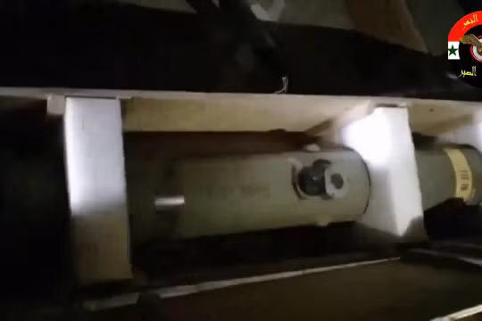 Tên lửa TOW tìm thấy ở phía đông vùng núi Qalamoun - Damascus. Ảnh Masdar News