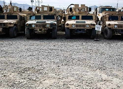 Mỹ sẽ gửi thêm UAV, xe bọc thép tới Ukraine