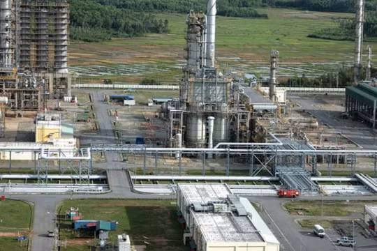 Nhà máy Lọc dầu Dung Quất đang gặp khó khăn trong tiêu thụ sản phẩm làm ra