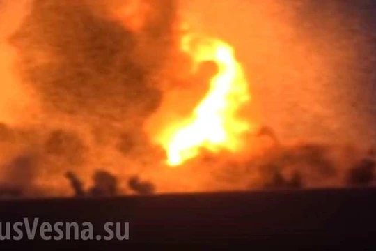 Video: cận cảnh YPG/SDF tiêu diệt xe bom IS bằng "lửa địa ngục"