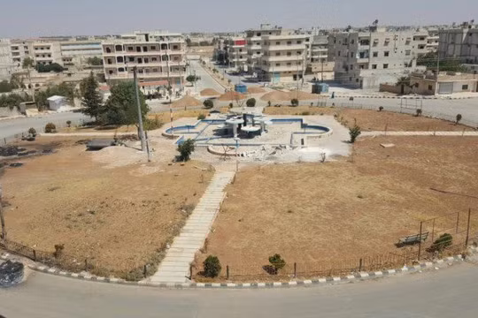 Thành phố Manbij sạch bóng IS