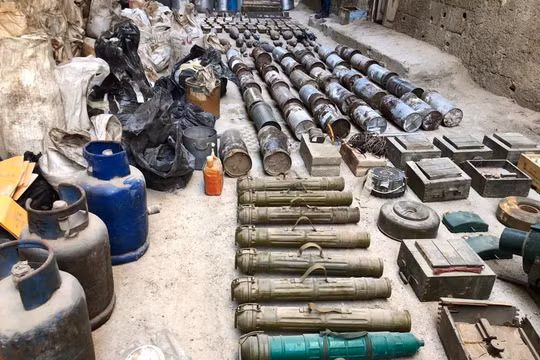 Kho vũ khí lớn của nhóm khủng bố IS, cất giấu bí mật trong khu vực Trại tị nạn Yarmouk. Ảnh: Muraselon.