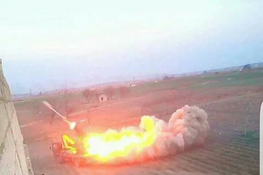 Lực lượng pháo binh Tiger tập kích dọn đường thị trấn Tadef