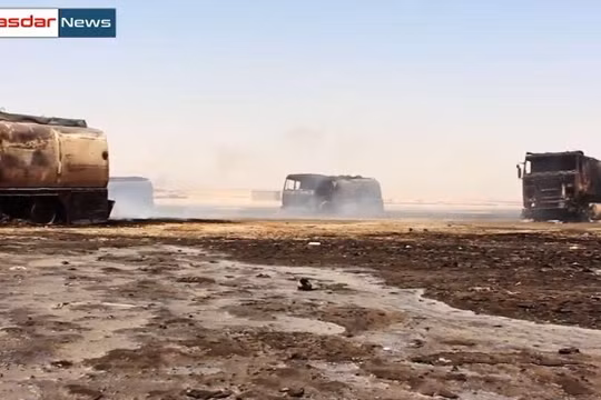 Không quân Nga thiêu đốt đoàn xe chở dầu của IS (Video)