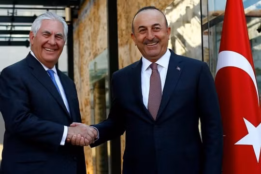 Ngoại trưởng Mỹ Rex Tillerson và Bộ trưởng Ngoại giao Thổ Nhĩ Kỳ Mevlut Cavusoglu tại Istanbul, ảnh Sama TV