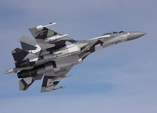 Máy bay chiến đấu đa năng Su-35 của Nga