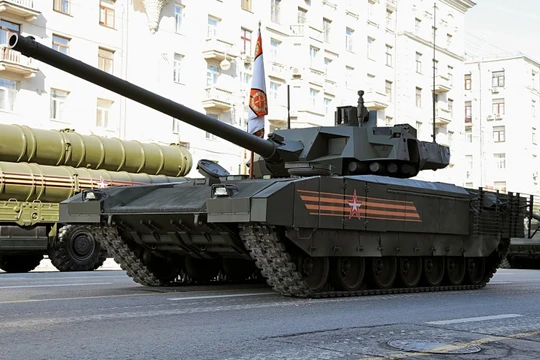 Xe tăng T-14 Armata trên quảng trường Đỏ - ảnh minh họa TV Zvezda