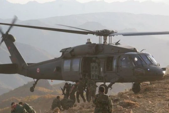 Binh lĩnh Thổ Nhĩ Kỳ đổ bộ từ trực thăng, tấn công lực lượng dân quân người Kurd - ảnh minh họa Muraselon