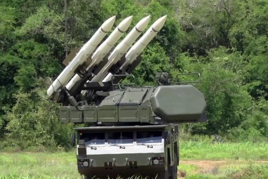 Tổ hợp tên lửa phòng không Buk-M2E Venezuela.