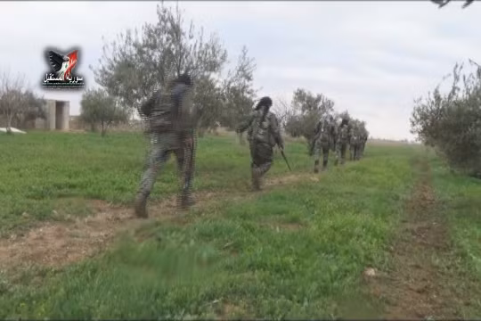 Bộ binh lực lượng Tiger trên đường tiến công