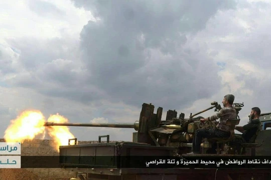 Các binh sĩ Syria chiến đấu trên chiến trường Aleppo