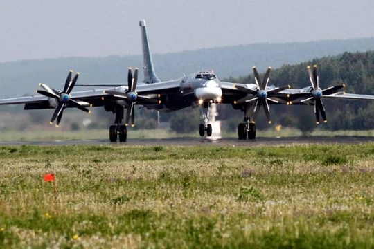 Máy bay ném bom chiến lược tầm xa Nga Tu-95MS