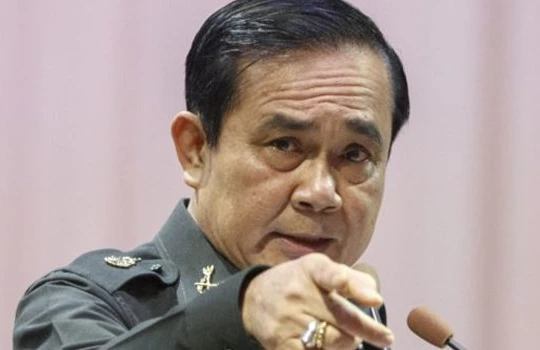 Ông Prayuth cảnh báo các nhà báo hãy tự chế chớ nên tường thuật điều gì có thể gây “xung đột” nếu không họ có thể bị “hành quyết” như một biện pháp trừng trị. Ảnh Reuters