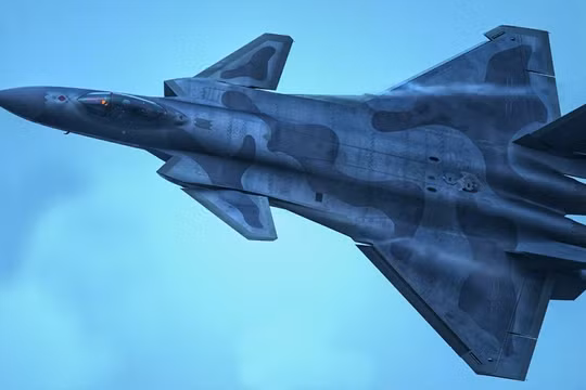 Tiêm kích tàng hình J-20 Trung Quốc. Ảnh minh họa Military Watch 