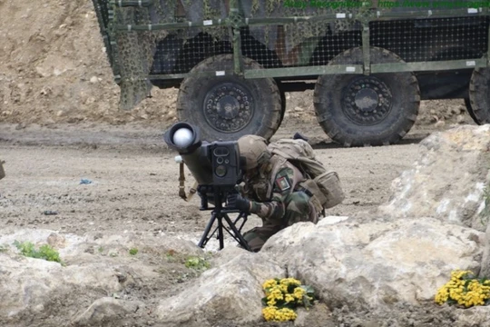 Quân đội Pháp thử nghiệm hệ thống tên lửa chống tăng MMP. Ảnh minh họa warspot.