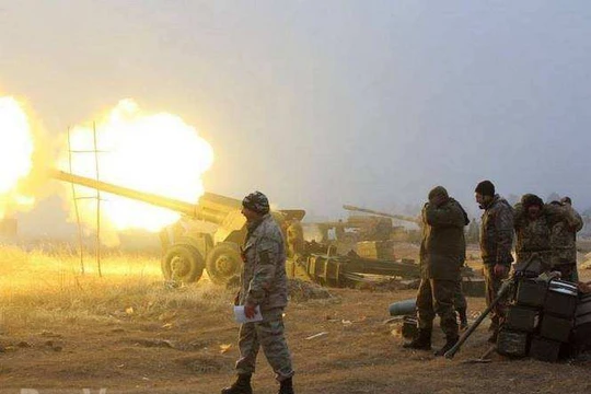 Quân đội Ukraine pháo kích trên chiến trường chảo lửa Debaltsevo