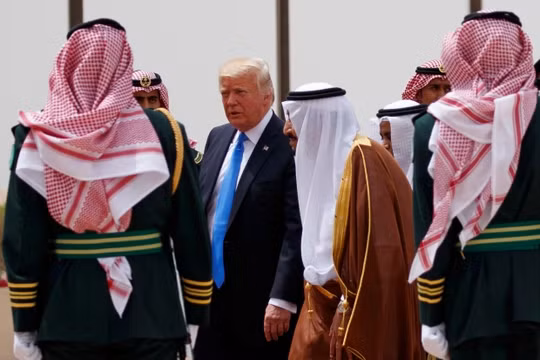 Tổng thống Mỹ Donald Trump và các nhà lãnh đạo Ả rập Xê út trong chuyến viếng thăm chính thức của ông đến quốc gia này