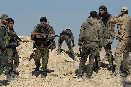 Binh sĩ quân đội Syria trên chiến trường phía bắc Hama