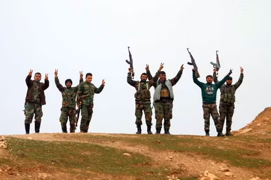 Binh sĩ quân đội Syria ở Hama