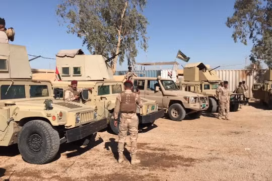 Quân đội Iraq và lực lượng quân tình nguyện PMU triển khai dọc biên giới với Syria. Ảnh minh họa: Ruptly.