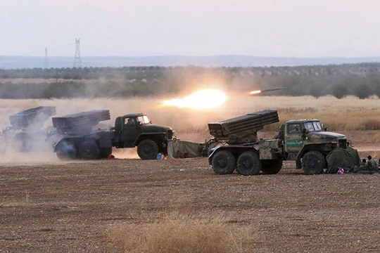 Pháo binh quân đội Syria tấn công