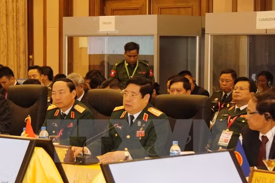 Bộ trưởng Quốc phòng Phùng Quang Thanh phát biểu tại Hội nghị ADMM-8. (Ảnh: Bảo Trung/TTXVN)