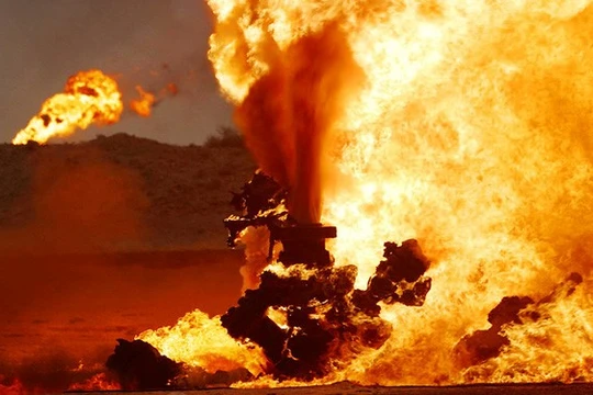 Mỏ dầu ở Kirkuk bốc cháy dữ dội ở Iraq