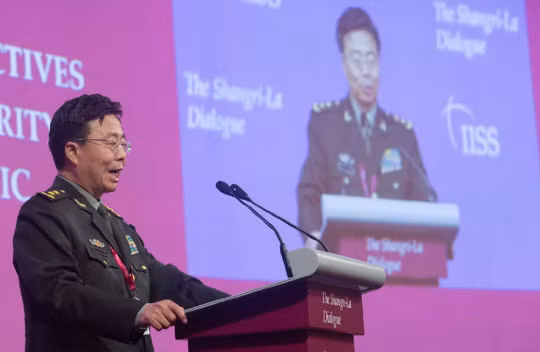 Tướng Vương Quán Trung lớn tiếng chỉ trích Mỹ và Nhật nhưng ngắc ngứ trước các câu hỏi - Ảnh: T.T.