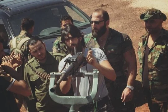 Binh sĩ Trung đoàn Golan chuẩn bị vũ khí