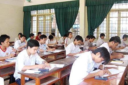 Thi đại học và thi tốt nghiệp năm 2015 