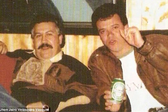 Kẻ sát nhân: 'Popeye' Vasquez (phải) đã giết hơn 300 người và ra lệnh giết 3.000 (trái) trong triều đại khủng bố Pablo Escobar