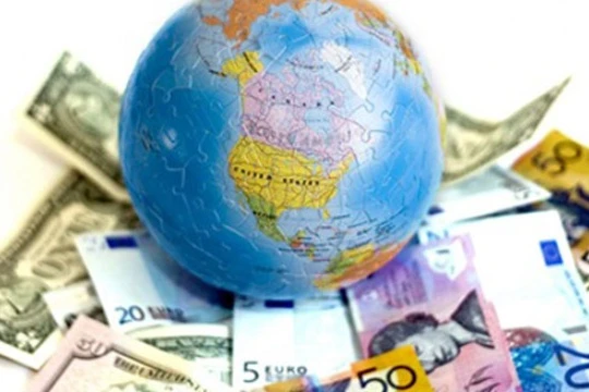 Tiền tệ trở thành đối tượng bị chính trị hoá và trở thành vũ khí chính trị của quốc gia.