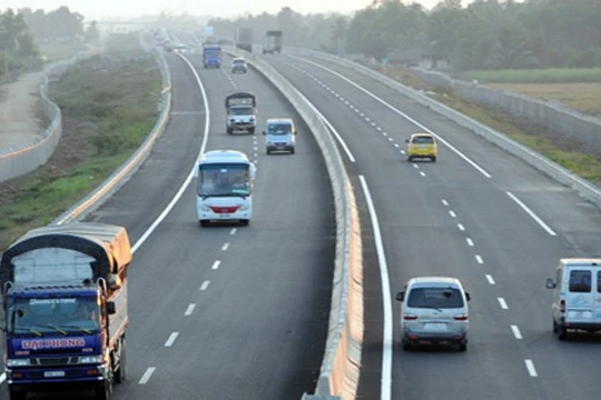 Vốn làm cầu đường lên 70.000 tỷ/năm, gọi đầu tư 26 dự án 