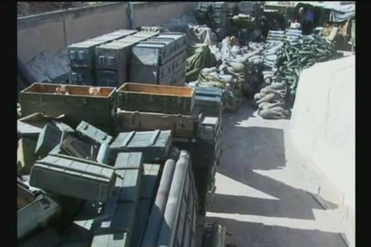 Kho đạn bí mật của IS trên vùng sa mạc phía đông Hama - ảnh Masdar News