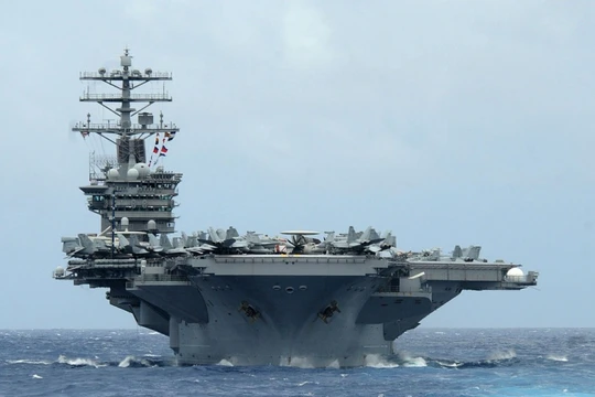 Trung Quốc đã cải thiện một cách nhanh chóng khả năng định vị đáng tin cậy để tấn công các nhóm tàu sân bay của Mỹ ở khoảng cách lên đến 2.000 km từ bờ biển của họ. Ảnh: NI