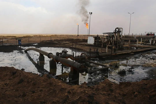 Một phần nhỏ khu mỏ dầu Omar bị IS chiếm đóng - ảnh minh họa Masdar News