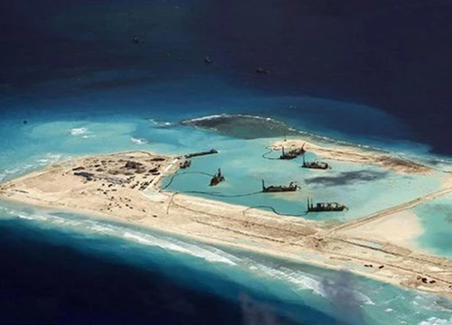Đảo nhân tạo Trung Quốc xây trái phép trên biển Đông.