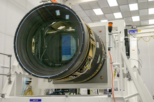 Camera kỹ thuật số lớn nhất thế giới. Video CNET