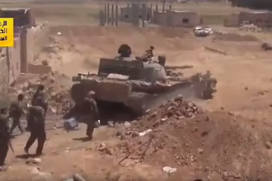 Lực lượng Tiger tấn công trên vùng nông thôn thành phố Raqqa