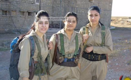 Video: Những nữ binh Kitô giáo quyết tử với IS tại Syria