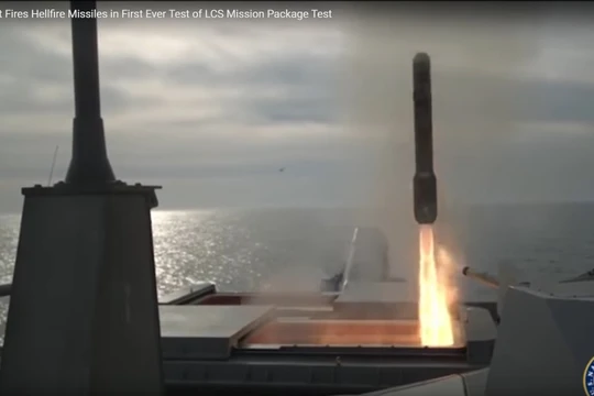 Tàu tuần duyên Mỹ thử nghiệm phóng tên lửa Hellfire phiên bản hải quân