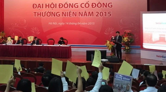 Đại hội cổ đông Vietinbank ngày 14-4 vừa qua cũng thông qua việc sáp nhập ngân hàng này với PGBank - Ảnh Lê Thanh
