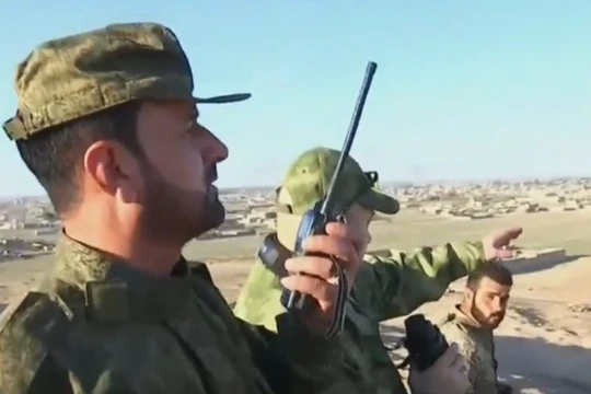 Tướng Sukhel al-Hasan và tư lệnh trưởng quân đội Nga ở Syria trên chiến tuyến Mayadeen - Deir Ezzor
