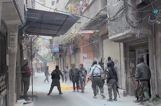 Phiến quân IS ồ ạt xông vào tấn công trại tị nạn Yarmouk.