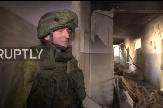 Một lính công binh Nga ở Aleppo