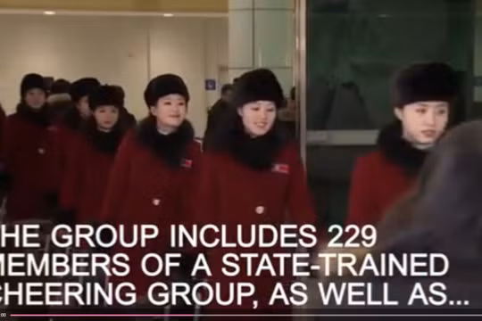 299 hoạt náo viên xinh đẹp sang Hàn Quốc cổ động cho các vận động viên 2 miền Nam Bắc Triều Tiên