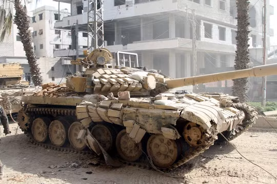 Trúng tên lửa chống tăng, T-72 vẫn nguyên vẹn