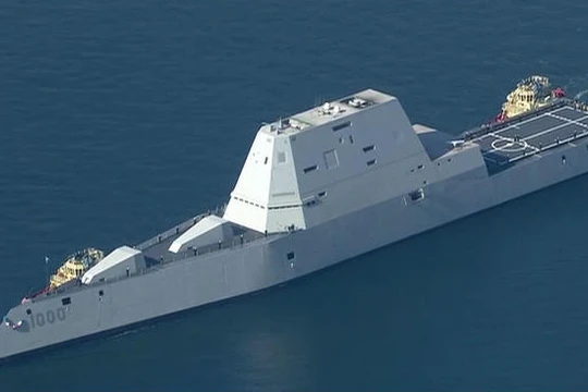 Khu trục hạm USS Zumwalt (DDG - 1000) rời căn cứ Hải quân San Diego - ảnh Millitary San Diego.