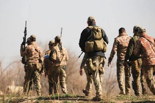 Những chiến binh người Kurd được Mỹ hậu thuẫn và trang bị vũ khí. Ảnh Masdar News